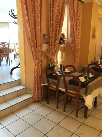 Hôtel le Roi Gourmand Отели в г. Ле-Фосса