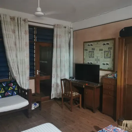 Qua Bruce Apartment