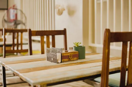 Kate's Nest Guesthouse & Backpackers Отели рядом с достопримечательностью «Joe's Beerhouse»