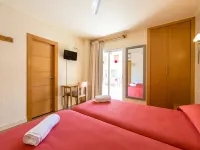 Hostal Residencia Europa Punico Các khách sạn gần Bến thuyền Marina Botafoch