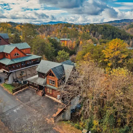 Summer Special! Pools, 2 HotTubs, Theater, Pet Friendly