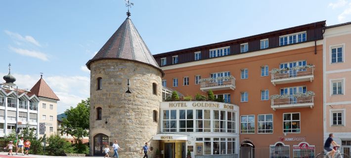 Hotel Goldene Rose Hotels in Brunico