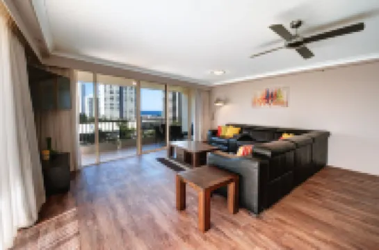 คอนเทสซา ฮอลิเดย์ อพาร์ทเมนท์