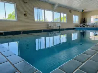 Court Plaza Inn & Suites of Mackinaw - Swimmingpools