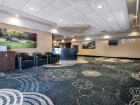 Clarion Hotel & Suites Hotels in Brandon