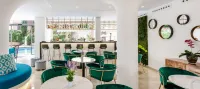 Hotel Torá - بار