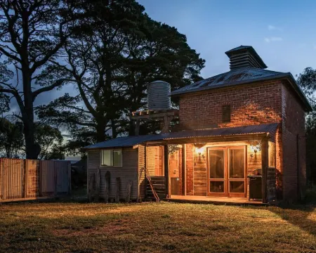 Grampians Historic Tobacco Kiln Hotels in Hamilton