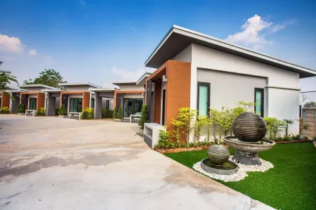 Baan le Vimaan Отели рядом с достопримечательностью «Nakhon Ratchasima Rajabhat University»