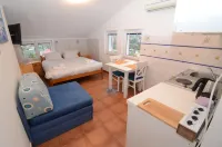 Maritimo Apartments Hotels in Kavač
