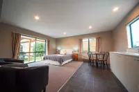 Coronation Park Motels فنادق في اشبورتون
