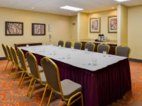 ホームウッド スイーツ バイ ヒルトン ドーバー ドーバーのホテル