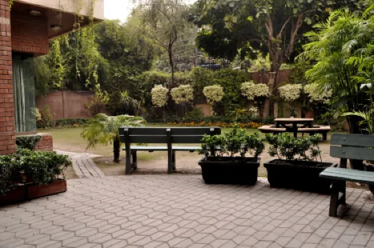 The Residency Hotel Отели рядом с достопримечательностью «Парк Аль Амед Гарден»