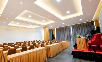 The Crew Hotel Kualanamu International Airport