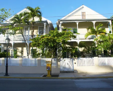 Duval House Hotels in Key West