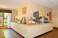 Best Western Classic Inn - servizio colazione