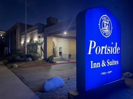 Portside Inn & Suites Отели рядом с достопримечательностью «Пойнт Фермин Лайтхаус»