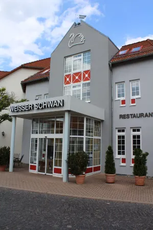 Hotel Erfurt Weisser Schwan Отели в г. Нёда