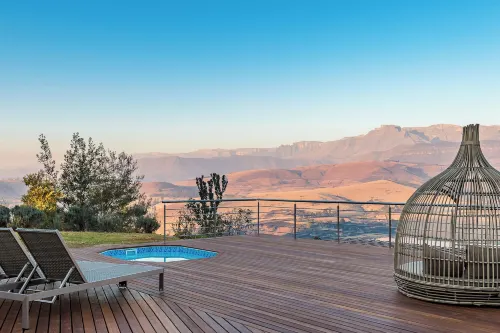 Cayley Mountain Resort Hotels in Gaints Castle Game Reserve