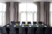 Marseilles Beachfront Hotel - Bãi đậu xe