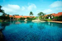 Golden Pine Resort and Spa - Infinity Pools