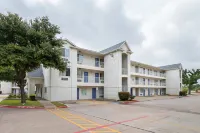 Motel 6 Grand Prairie, TX - Near Six Flags Drive