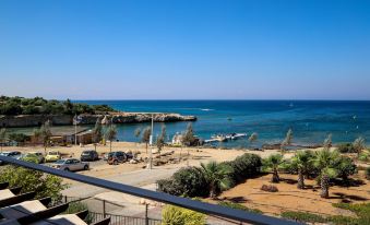 Phaedrus Living: Seaside Luxury Villa Anafi