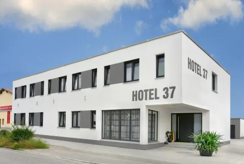 Hotel 37 - Homestays