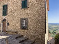 Casa Cerboneschi B&B in a Medieval Village with Panoramic Tuscan Hills - 3-Star
