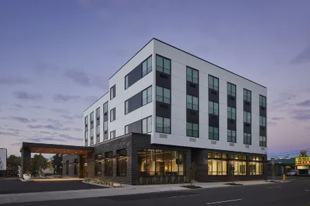 Hayward Inn Отели рядом с достопримечательностью «Орегонский университет»