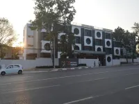 Airport Avenue Hotel Hotels in Insein