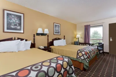 Super 8 by Wyndham Franklin Hwy 31 Hôtels à : Comte de Simpson