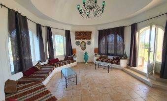 Yasmine Maamoura Beach - Housity