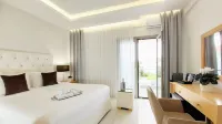 Akrogiali Exclusive Hotel (Adults Only) - Parvekkeita
