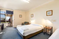 Blue Seas Motel Hotels in Charlton Gully
