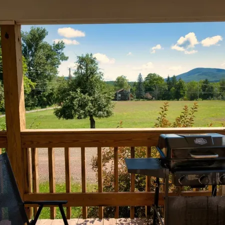 The Haüs Windham - Spacious Suites, Hot Tub, Mountain Views!
