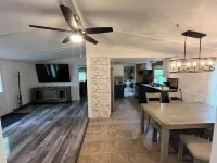 Charming 3bedroom house with AC, WiFi, fenced backyard in Wonderful Watkins Glen