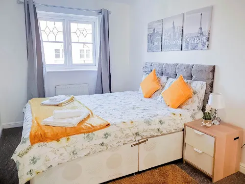 Airport Lounge - 3 Bed - 6 Persons - Parkplatz