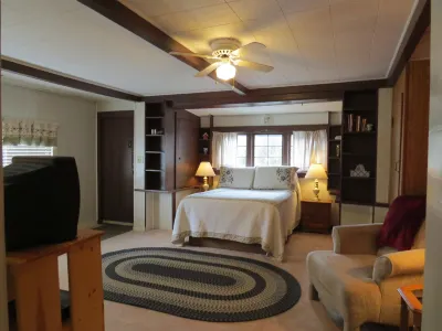 The Pines Country Inn فنادق في 