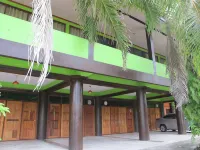 Phuendernthang Resort Hotel a Chaiya