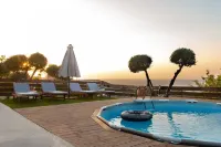 Sunset Bliss Villa in Karteros