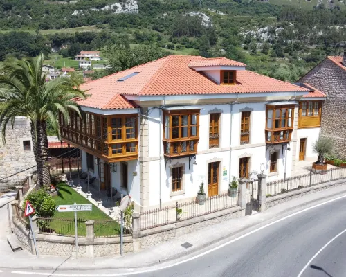 Loben Apartamentos Hoteles en Panes
