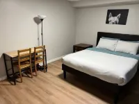 Cozy 1 Bedroom Rental with Den free parking Close to University - Condos