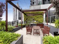 ReadySet Apartments on Kavanagh Hotel di Southbank