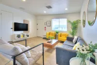 3 Bedroom With Stunning Yard Close to Horseshoe.