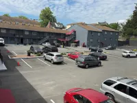 Belleville Motor Lodge Hotels near North Newark Station