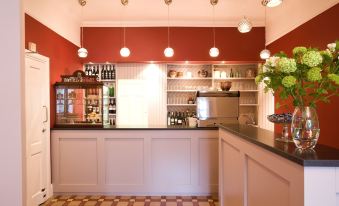 The Hideaway at Windermere (Adults Only)