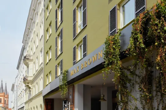 マックス ブラウン 7th ディストリクトの外観の様子