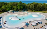 Isaresidence Holiday Resort - pantai