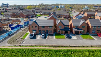 Stunning 2-Bed House in Manchester with Canal View