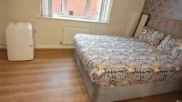 2-Bed House with Canal View, Garden & Petsok Отели в г. Прествич